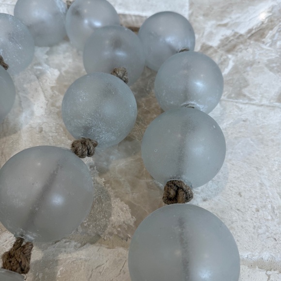 NEW Pottery Barn Clear Handcrafted Oversized Sea Glass Garland - Picture 10 of 10